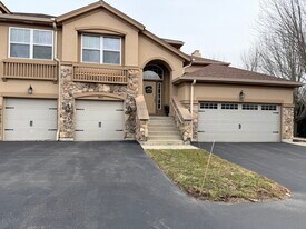 1804 Crenshaw Cir in Vernon Hills, IL - Building Photo