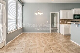 18020 Cerrado Cir in Edmond, OK - Building Photo - Building Photo