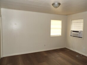 1805 NW Andrews Ave in Lawton, OK - Foto de edificio - Building Photo