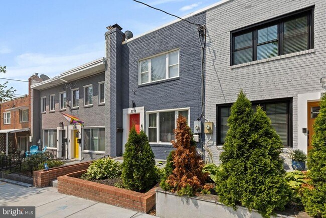 2218 16th St NE in Washington, DC - Building Photo - Building Photo