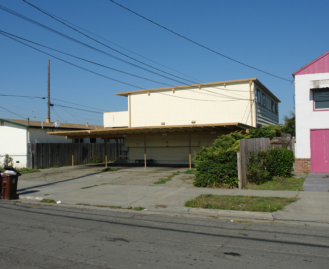 2407-2411 Virginia Ave in Richmond, CA - Foto de edificio - Building Photo