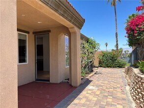 77184 California Dr in Palm Desert, CA - Foto de edificio - Building Photo