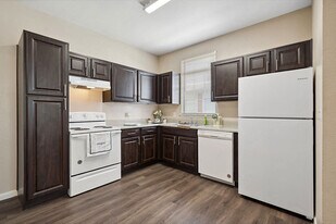 Fountains at Tidwell Apartments & The Enclave in Houston, TX - Building Photo