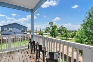 901 Hester St in Seabrook, TX - Building Photo