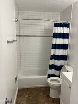 5608 S Manhattan Ave, Unit A in Tampa, FL - Building Photo