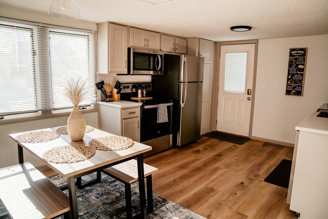 13 19th Ave SW in Rochester, MN - Building Photo