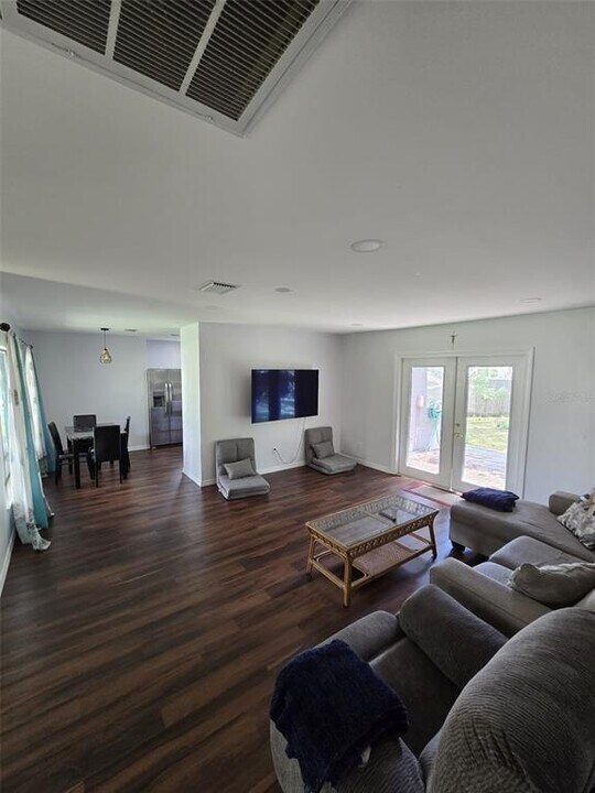11821 Vera Ave in Tampa, FL - Building Photo