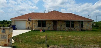 175 Holly's Way in San Marcos, TX - Building Photo