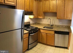 1906 Fairmount Ave in Philadelphia, PA - Building Photo - Building Photo