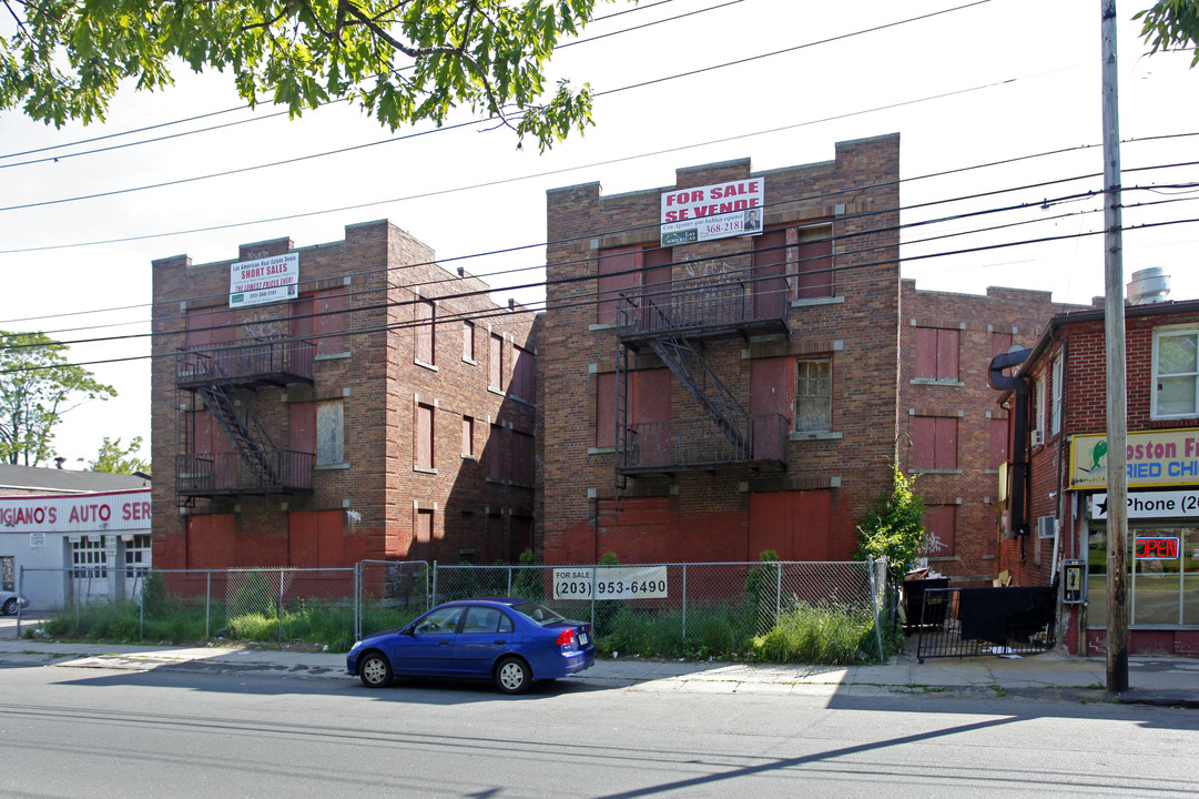 806-810 Boston Ave in Bridgeport, CT - Building Photo