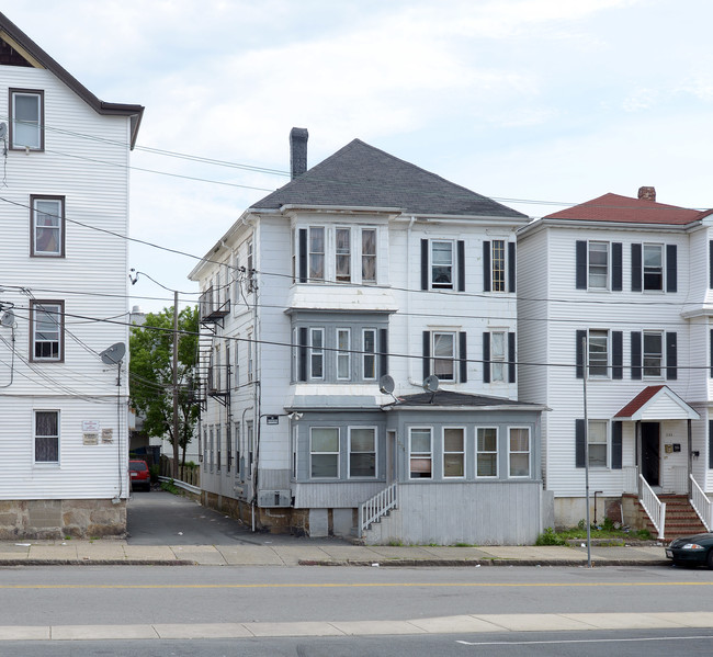 235 Sawyer St in New Bedford, MA - Building Photo - Building Photo