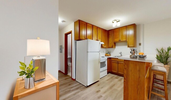 2216 Pleasant Ave, Unit 205 in Minneapolis, MN - Foto de edificio - Building Photo