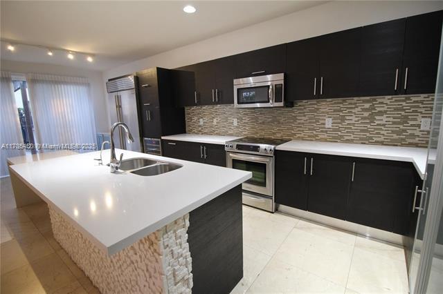 property at 10564 NW 70th Ln