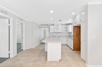 21430 Cherry Canyon Ln in Tomball, TX - Foto de edificio - Building Photo