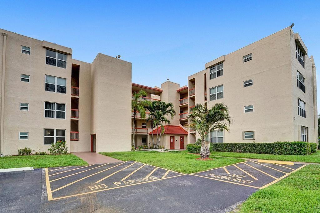 9451 Evergreen Pl, Unit 306 in Davie, FL - Building Photo