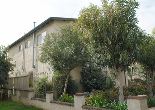 4430-4432 Finley Ave in Los Angeles, CA - Building Photo - Building Photo