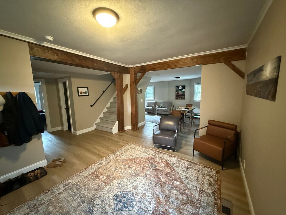 217 E Seneca St in Manlius, NY - Building Photo