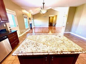 304 Dalton Ct in Wentzville, MO - Foto de edificio - Building Photo