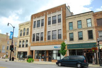 403 Main St in Racine, WI - Foto de edificio - Building Photo