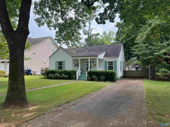 property at 2602 Poincianna St SW