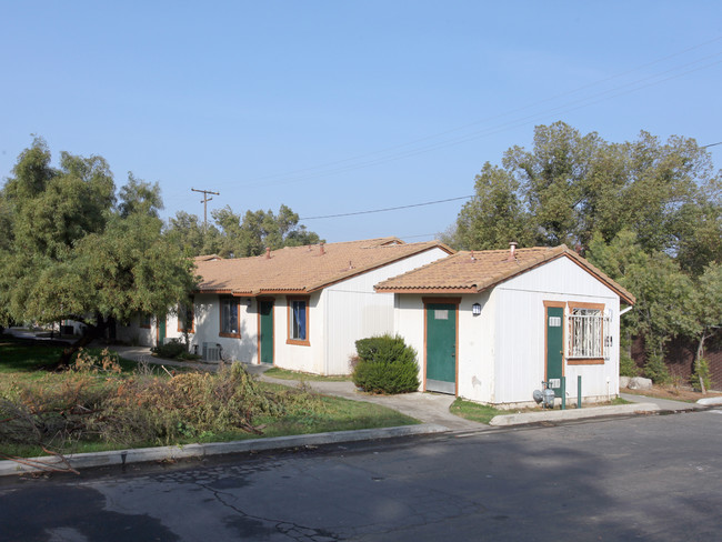 1171 N Brown St in Hanford, CA - Building Photo - Building Photo