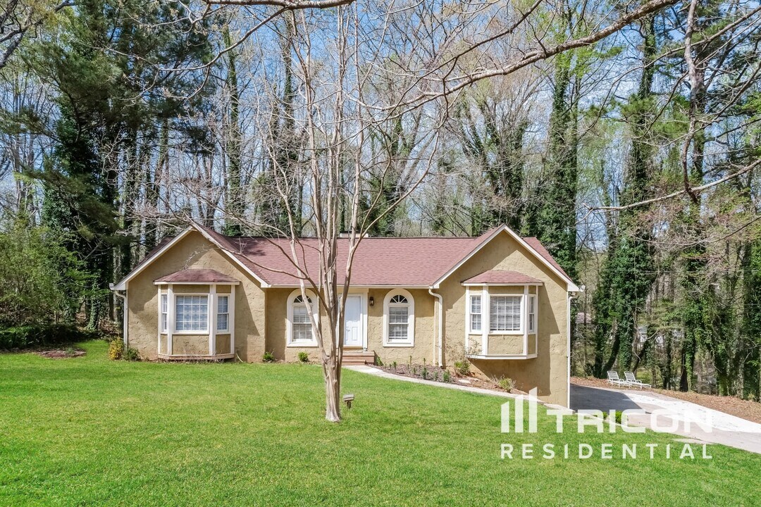 385 Oak St in Fayetteville, GA - Building Photo