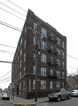 2412 Summit Ave in Union City, NJ - Building Photo - Building Photo