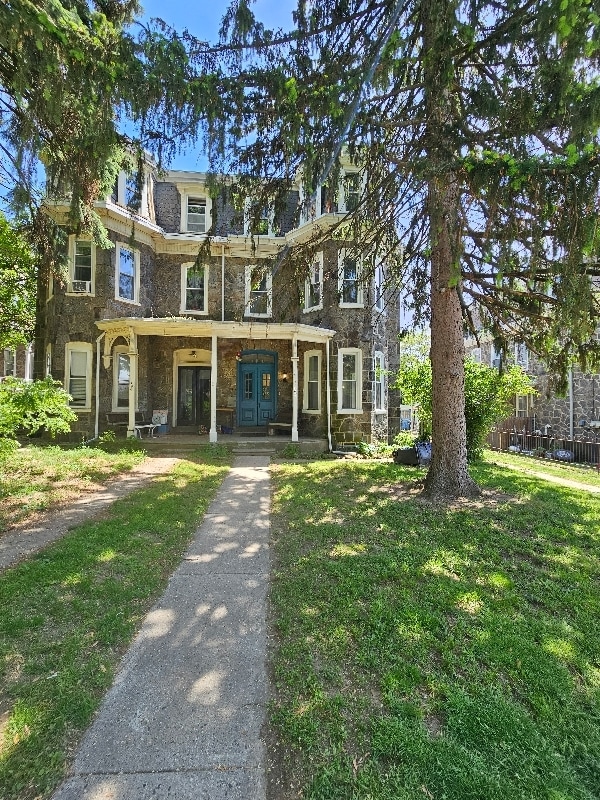 142 Sumac St