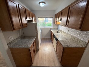 3002 Glenway Ave in Cincinnati, OH - Building Photo - Building Photo