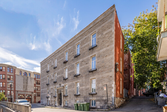 2100 Saint-Denis Rue in Montréal, QC - Building Photo - Building Photo