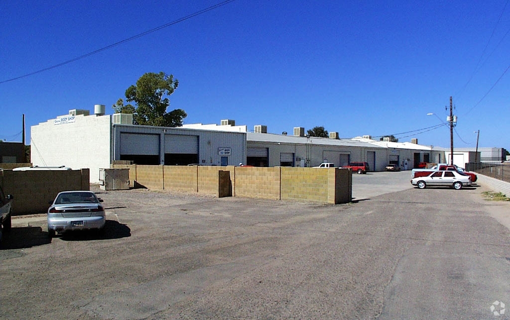 2338-2352 E Broadway Rd in Mesa, AZ - Building Photo