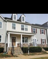 7125 Durrette Rd in Ruther Glen, VA - Building Photo