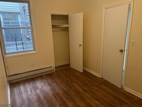 339 16th Ave in Irvington, NJ - Foto de edificio - Building Photo
