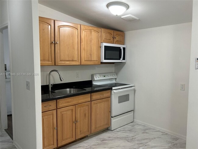 10467 S 228th Ln in Boca Raton, FL - Building Photo - Building Photo