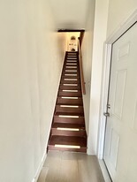 1025 Mount Vernon St, Unit 2 in Philadelphia, PA - Building Photo