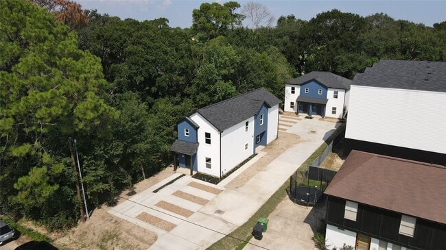 9439 Radio Rd in Houston, TX - Building Photo - Building Photo