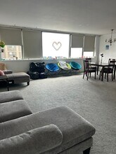 6301 N Sheridan Rd in Chicago, IL - Foto de edificio - Building Photo