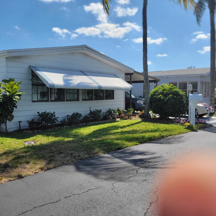 3404 Seacoast St in Atlantis, FL - Building Photo