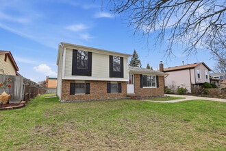 41427 Larimore Ln in Canton Township, MI - Building Photo - Building Photo