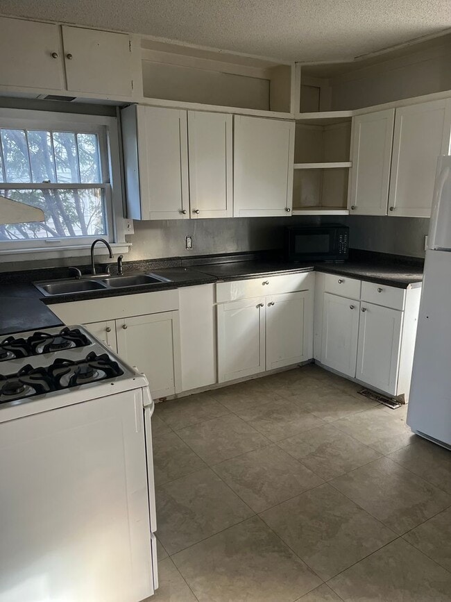 2215 17th St in Rock Island, IL - Building Photo - Building Photo