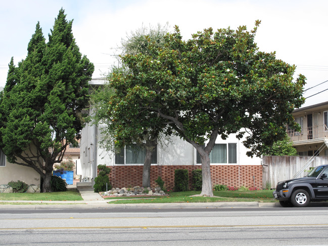 17815 Crenshaw Blvd in Torrance, CA - Building Photo - Building Photo