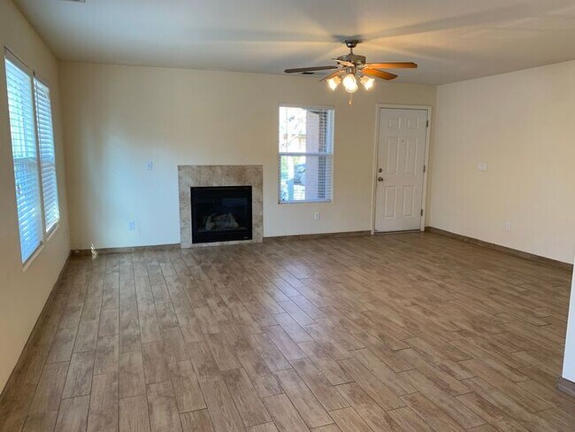 3933 W Cecil Ave in Visalia, CA - Building Photo - Building Photo