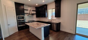 2208 Randolph Pl in Woodland, CA - Building Photo