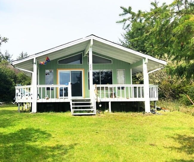 property at 880 Pheasant Ct SW