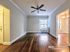 744 W Addison St in Chicago, IL - Building Photo - Building Photo