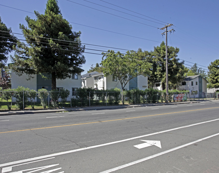 Lemon Tree Apartments in Sacramento, CA - Foto de edificio