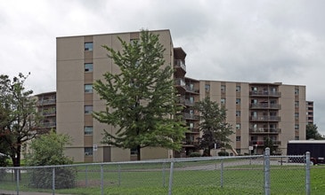 Springbank Manor in London, ON - Building Photo - Building Photo