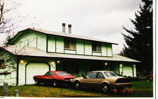 225-227 179th St E in Spanaway, WA - Building Photo