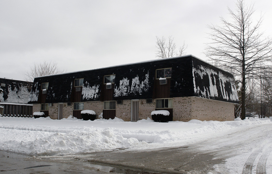 1505-1525 Herbert Dr in Lorain, OH - Foto de edificio
