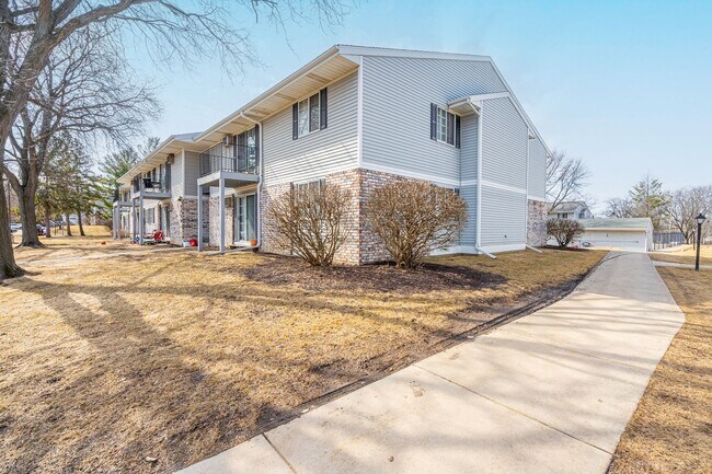 Canopy Ridge in Madison, WI - Building Photo - Interior Photo